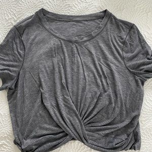 Women’s Lululemon cropped t shirt